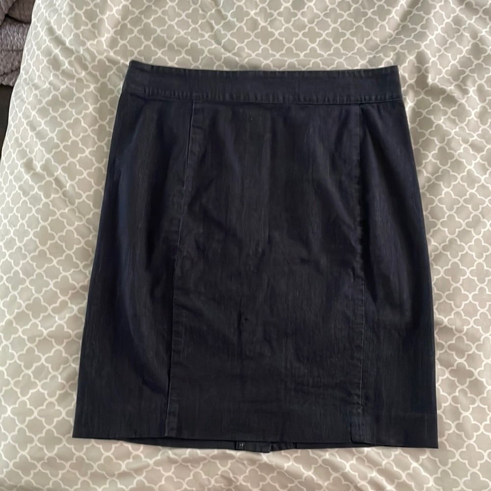 Loft dark denim skirt 💚2 for $25 💚